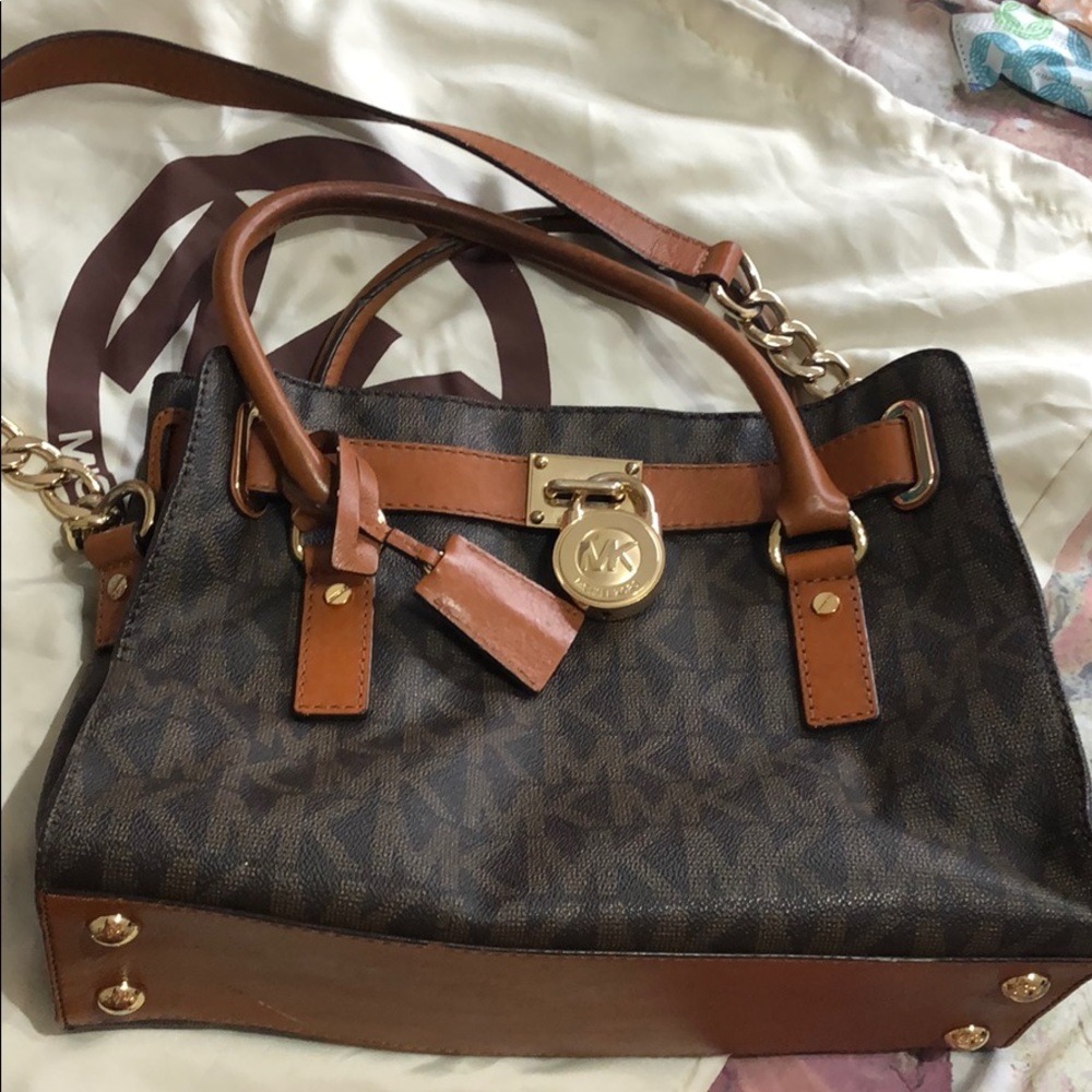 Michael Kors Hamilton Monogram Shoulder Tote